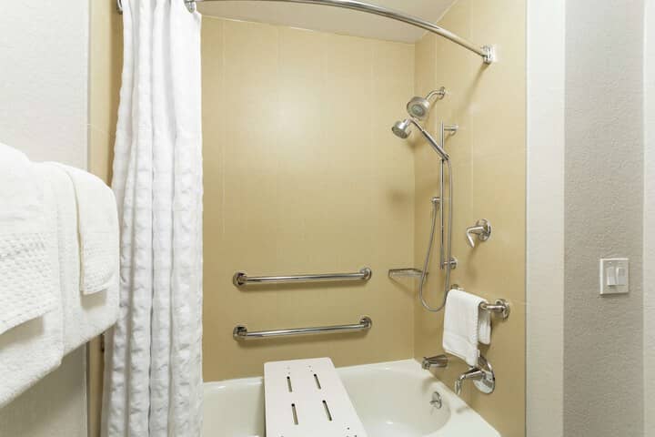 Room 12 of 35